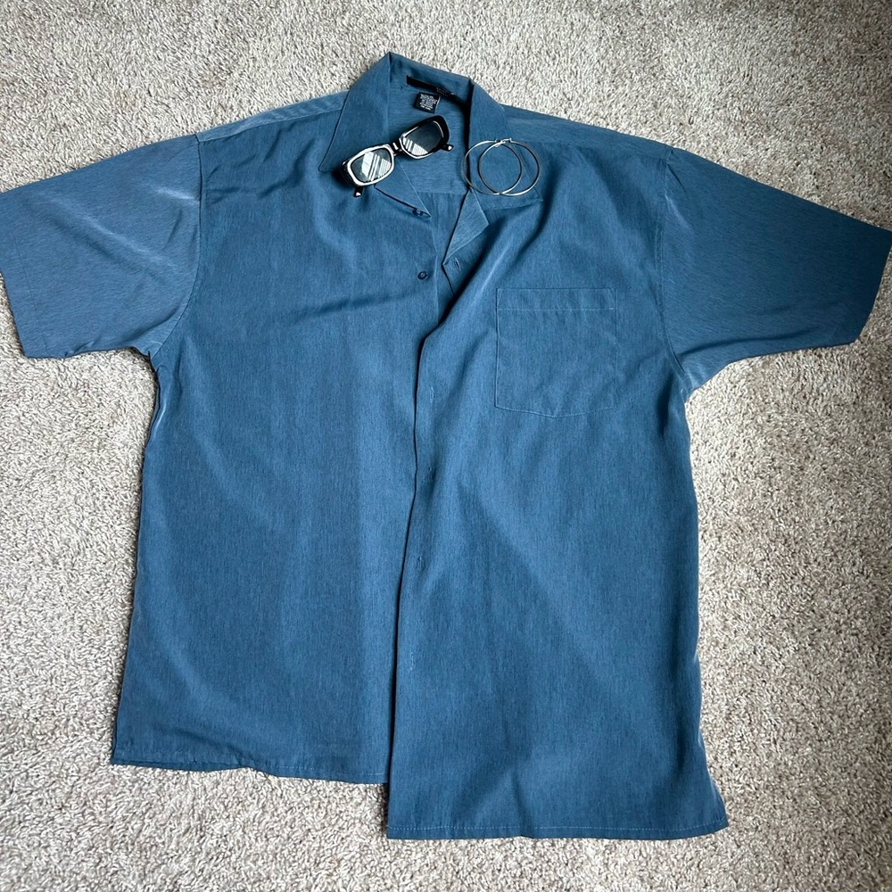 BLUE OVERSIZED VINTAGE BUTTON UP